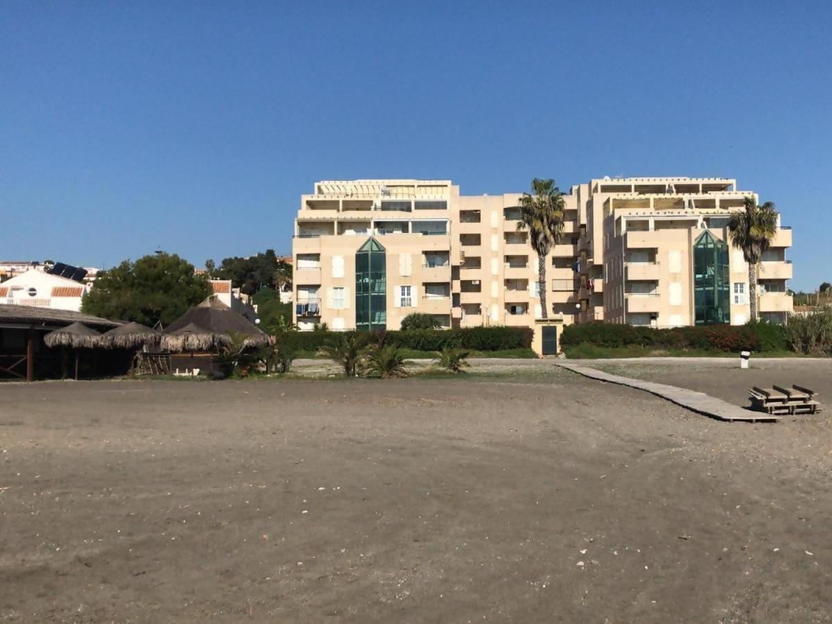 Espectacular Residencial En 1A Linea Con Piscina Leilighet Benajarafe Eksteriør bilde