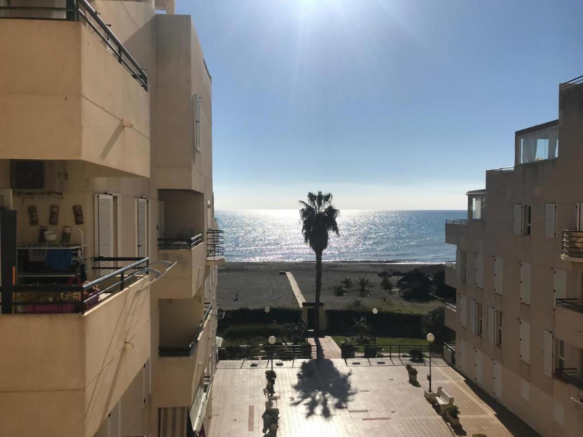 Espectacular Residencial En 1A Linea Con Piscina Leilighet Benajarafe Eksteriør bilde