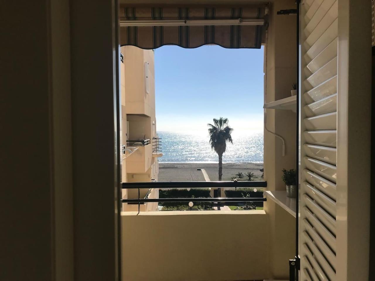 Espectacular Residencial En 1A Linea Con Piscina Leilighet Benajarafe Eksteriør bilde