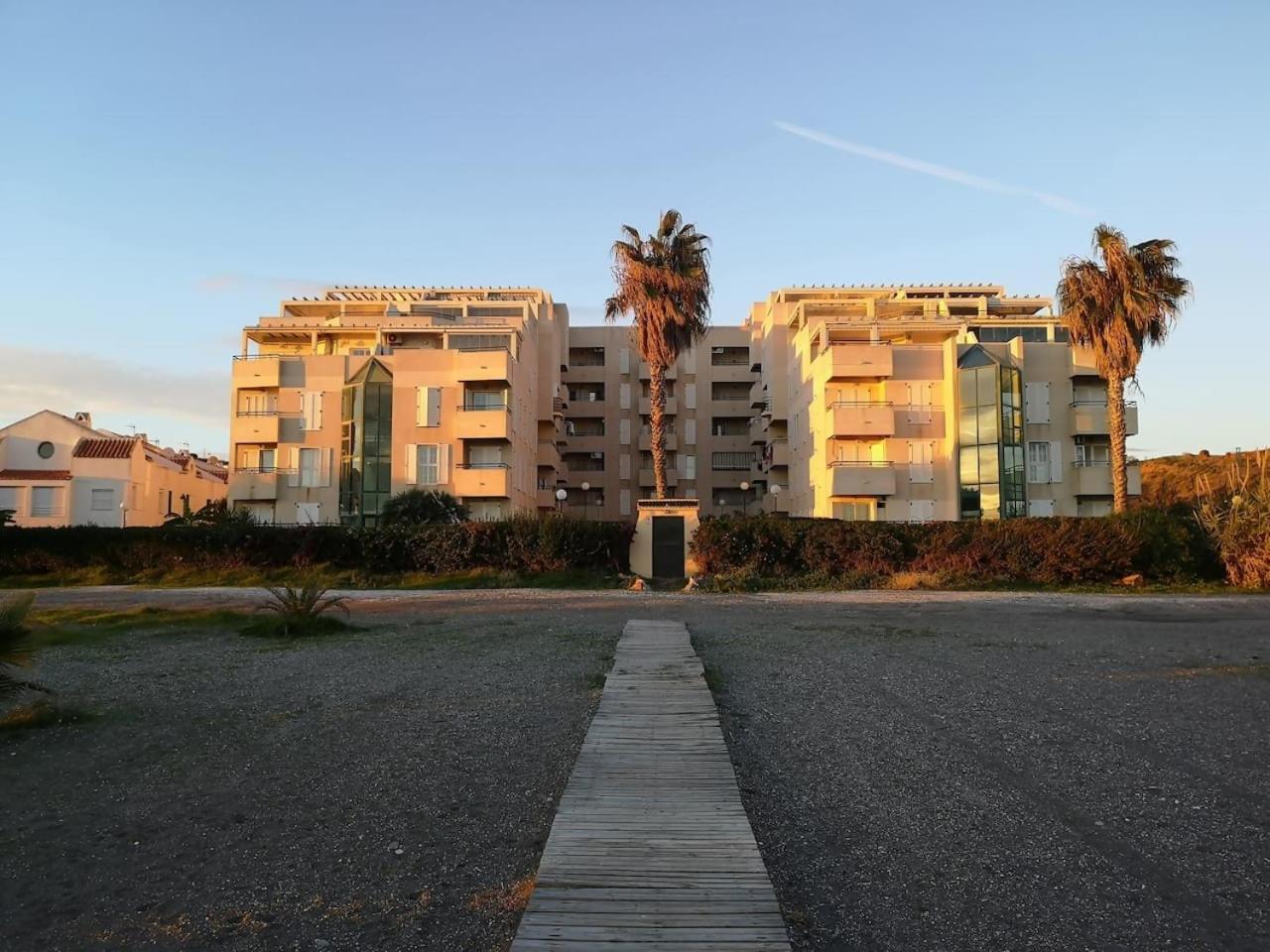 Espectacular Residencial En 1A Linea Con Piscina Leilighet Benajarafe Eksteriør bilde